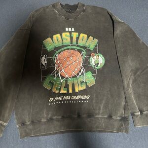 Men’s Abercrombie crewneck